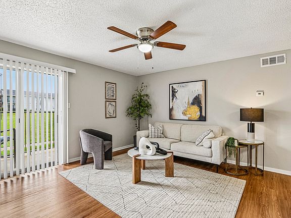5th image of 301 N Heritage Pkwy #2H