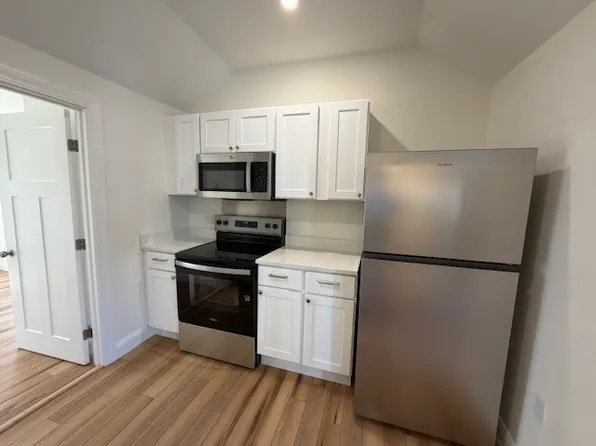 1 Old Blue Point Rd #102, Scarborough, ME 04074