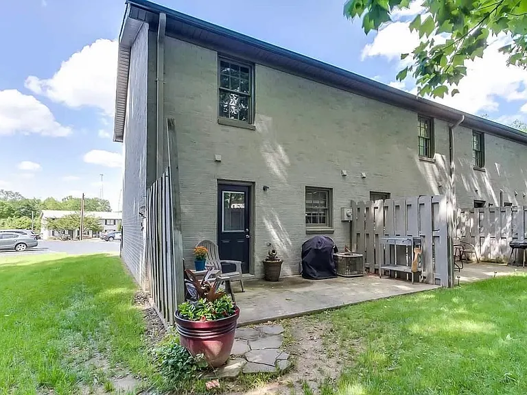 5003 Edwards Rd #19 — Photo 7