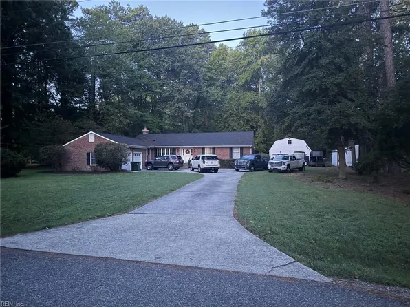 105 Ilex Dr, Yorktown, VA 23692