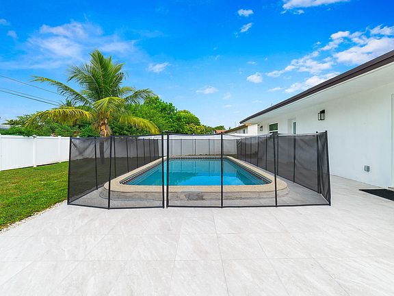 3rd image of 6335 Southgate Boulevard