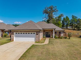1014 Pebble Creek Dr, Oxford, MS 38655