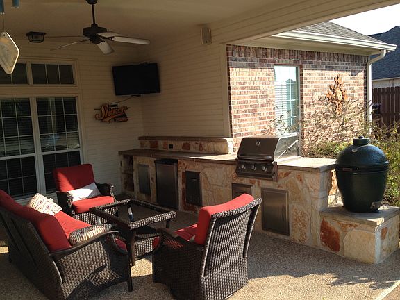Outdoor Kitchen