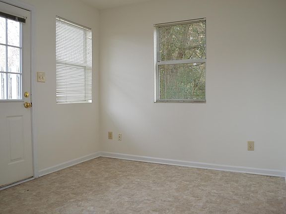 4th image of 3320 Bridges St APT 7