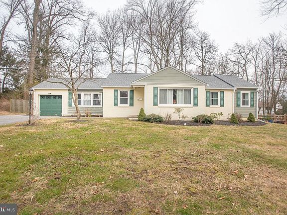 2nd image of 1903 Fairfield Dr