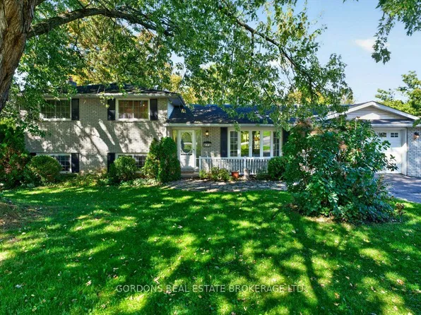 679 Palace Rd, Greater Napanee, ON K7R 1A6