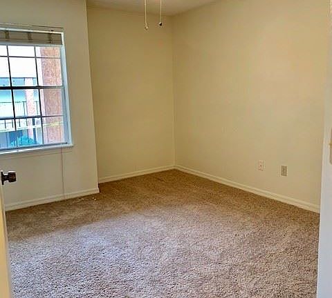 3rd image of 7210 Westpointe Blvd APT 1324