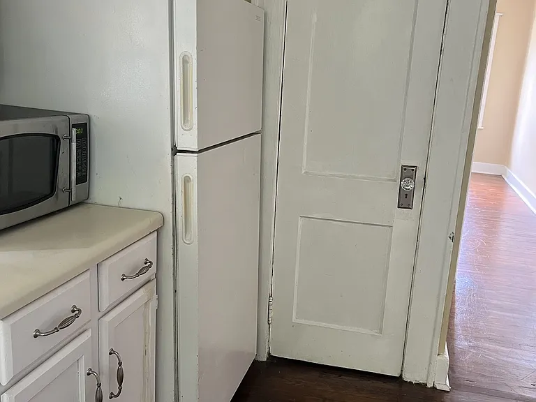 1810 Lincoln St — Photo 8
