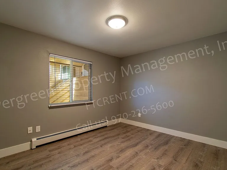 2012 W Plum St — Photo 11