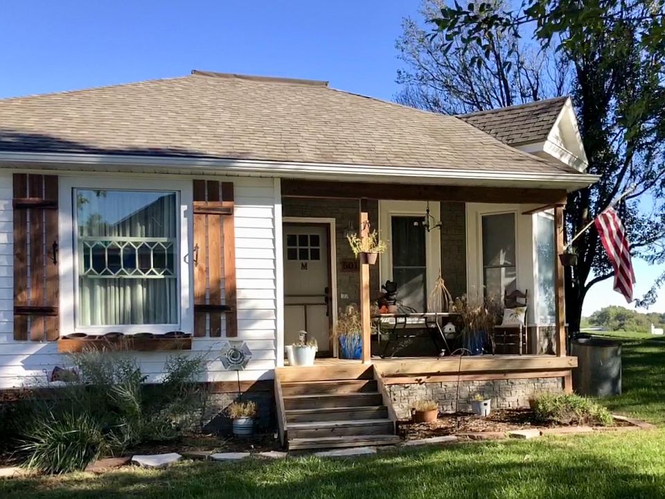 2nd image of 501 1st St