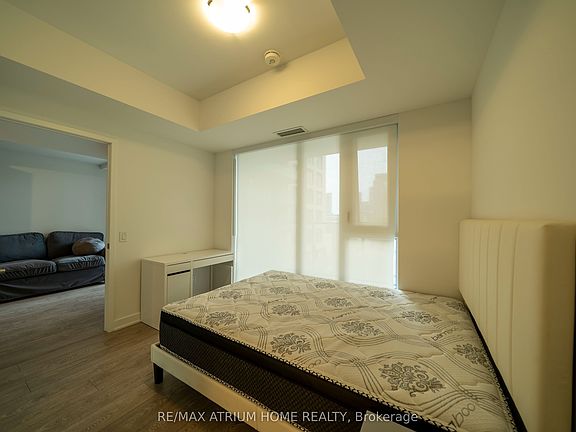 3rd image of 543 Richmond St W #725