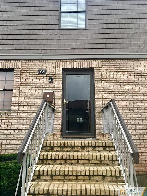 3 bed, 3.5 bath, $3,650 — Photo 2