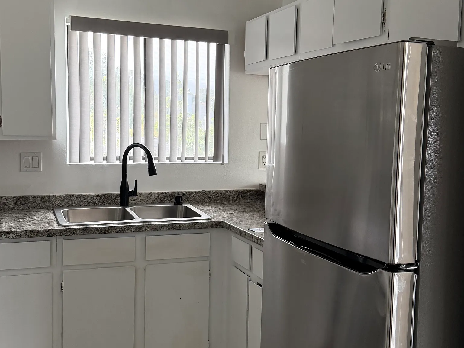 2 bed, 674 sqft, $3,000 — Photo 3