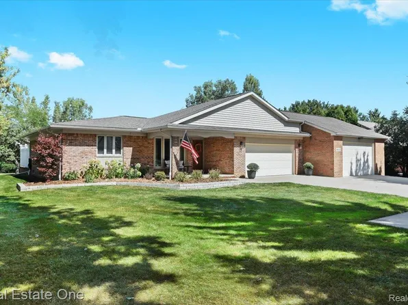 44650 W Eleven Mile Rd, Novi, MI 48375