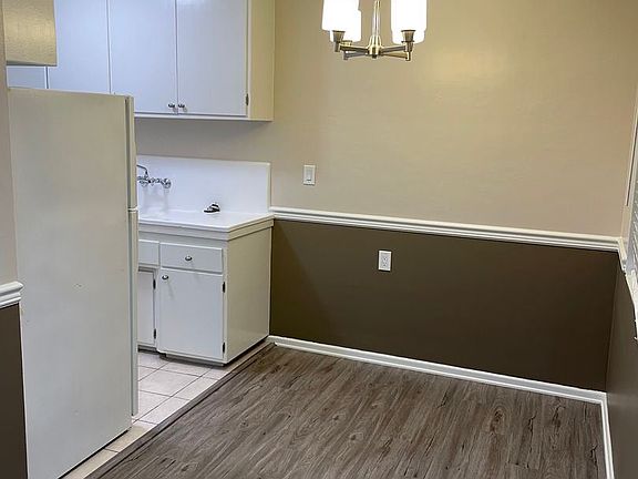 4th image of 341 N Stoneman Ave #H