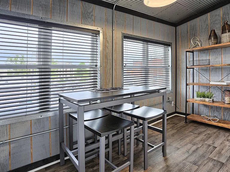 120 W Market St #A — Photo 2