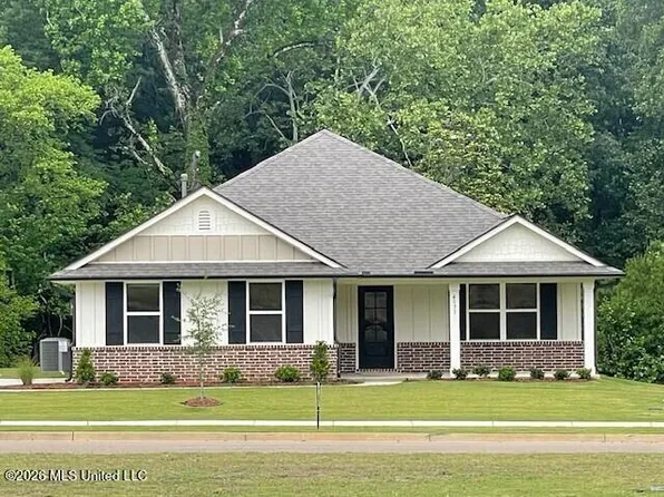 4173 W Olivia Cir, Olive Branch, MS 38654