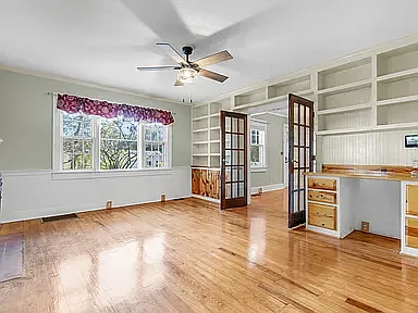2347 Byrnes Dr — Photo 6