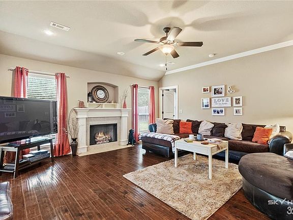 4th image of 3007 N Raven Ln