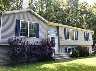 27 Zinnia Dr, Glenwood, NJ 07418