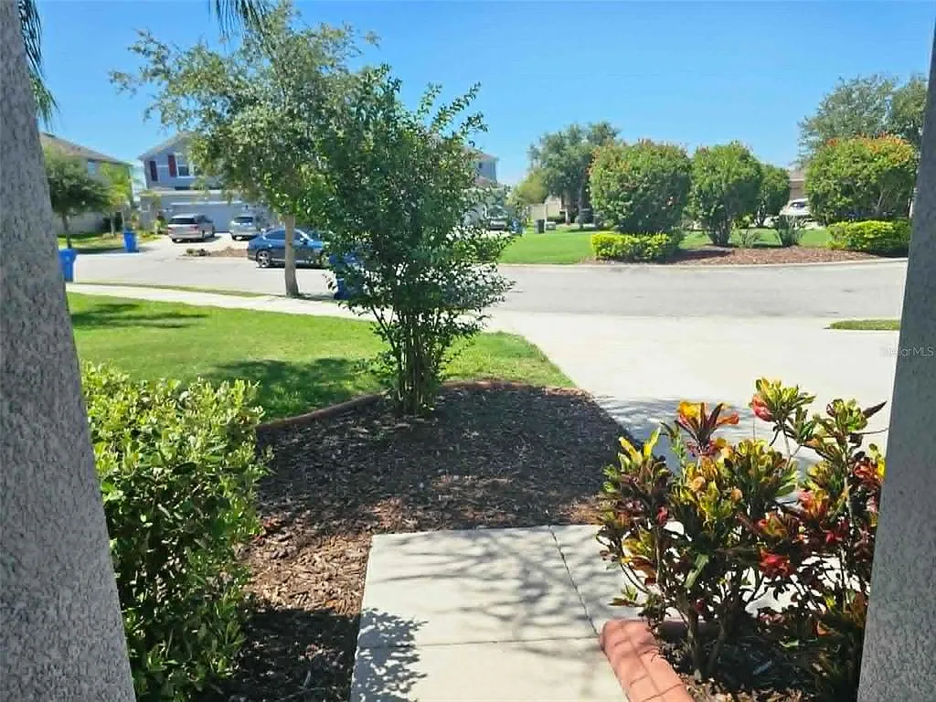 4 bed, 2.0 bath, 2046 sqft, $2,750 — Photo 4