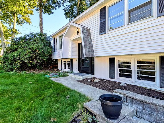 2nd image of 8 Radcliffe Drive