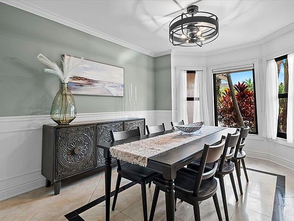 5th image of 10798 SeaCliff Circle