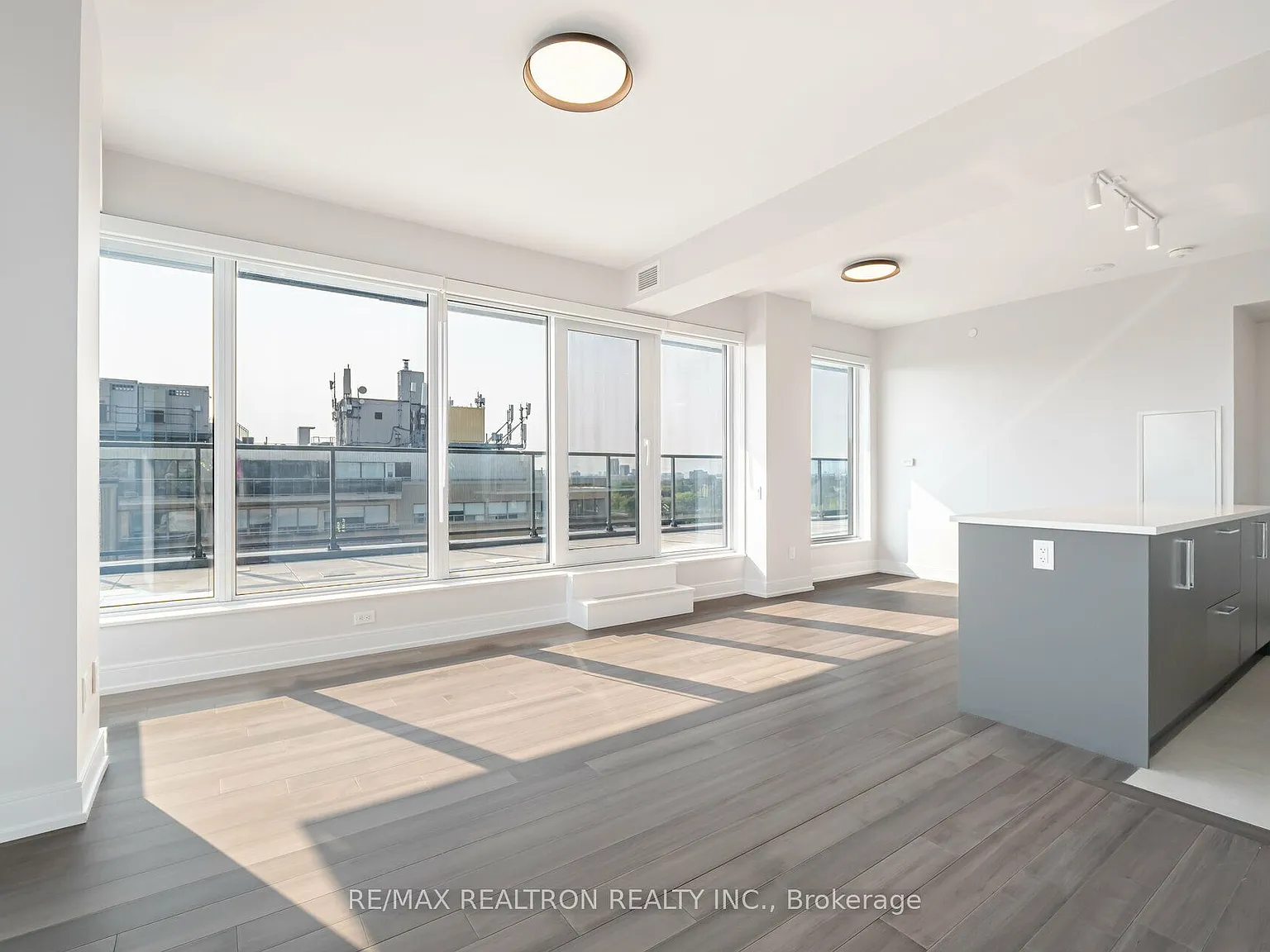2 bed, $3,795 — Photo 4