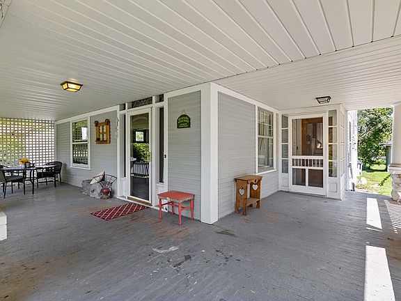 2nd image of 932 Sandusky St