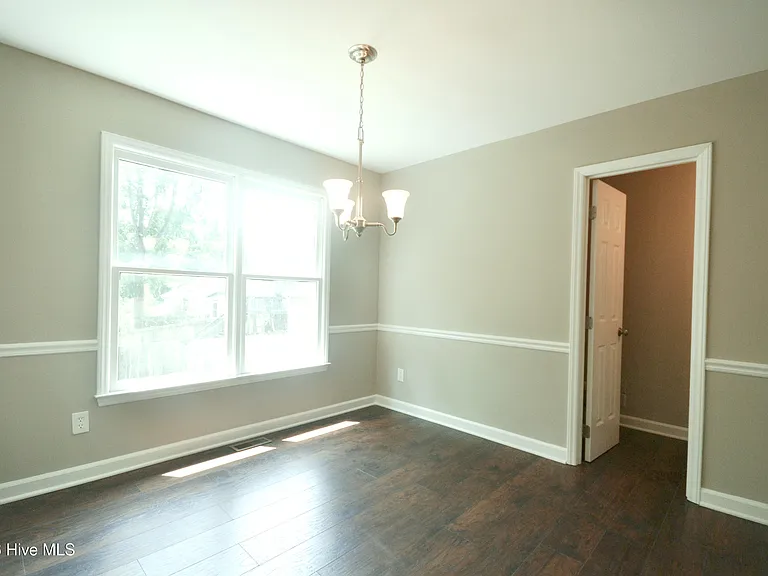 3516 Casine Ct — Photo 7