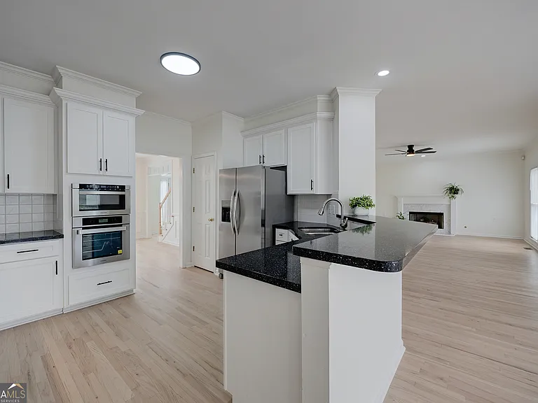5795 Dovnick Dr — Photo 24