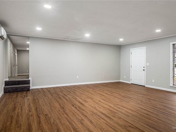 2nd image of 5300 Woodland Trce