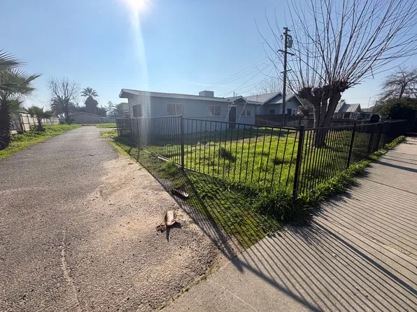 856 W Chestnut St, Exeter, CA 93221