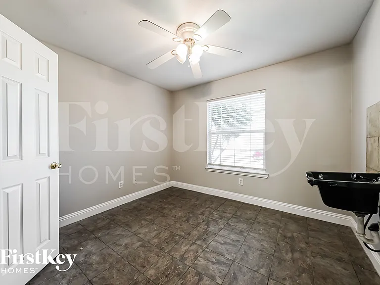 502 Dover Park Trl — Photo 7