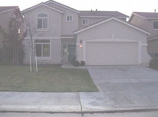 1130 Hazelnut Ln, Madera, CA 93637