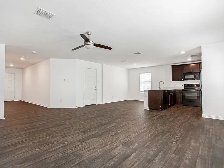 9213 Marilyn Pl — Photo 7