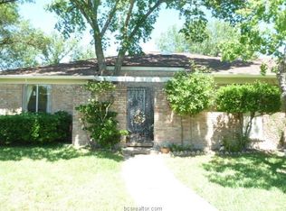 1603 Brook Hollow Dr, Bryan, TX 77802
