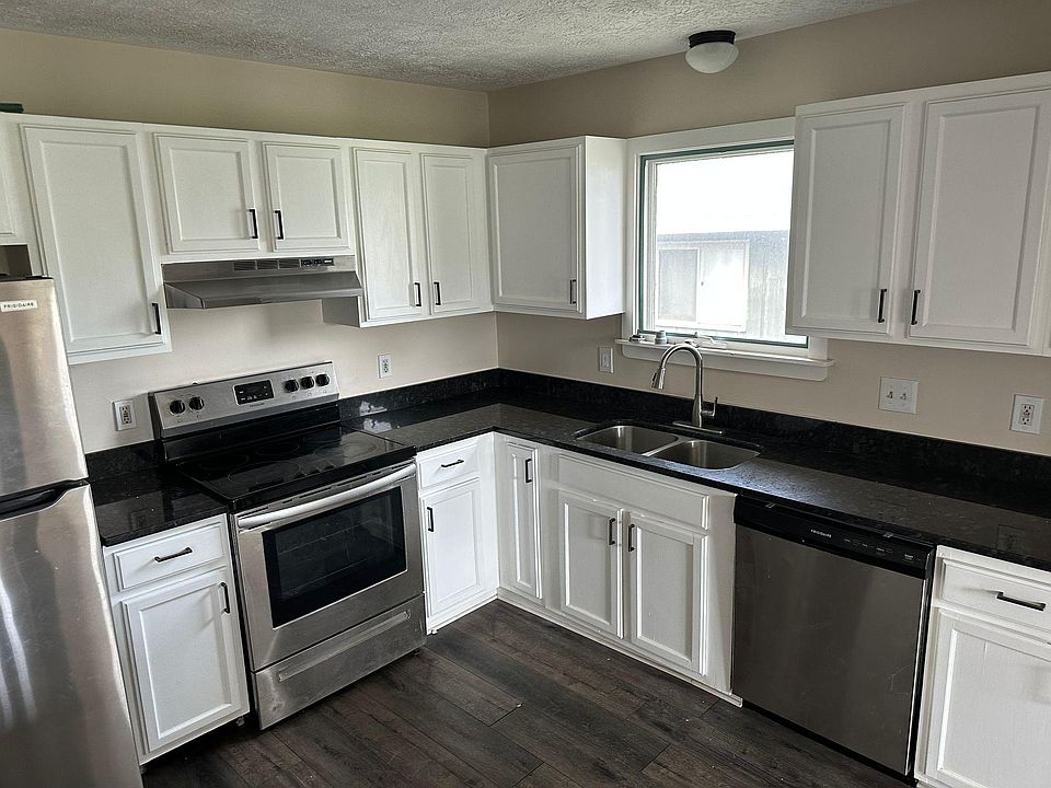1st image of 1522 Burcham Dr