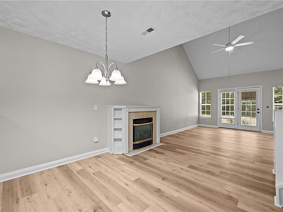 2nd image of 841 Creek Crossing Trl