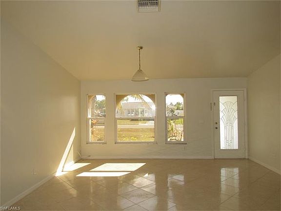 2nd image of 1431 SE 15th St