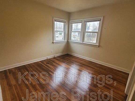 4th image of 1423 Minefee St