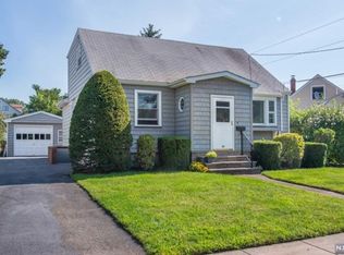33 Park Hill Ter, Clifton, NJ 07013