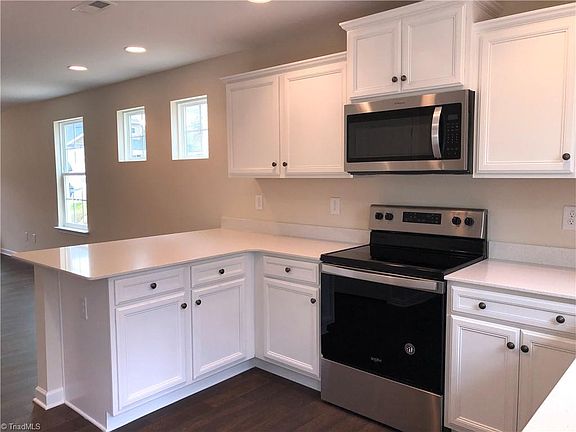 5th image of 110 Crepe Myrtle Ln #6-MOM