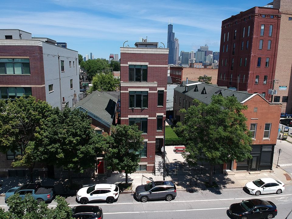 1st image of 556 W 18th St