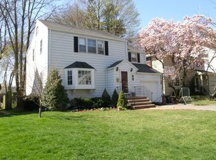 54 Meadowbrook Rd, Short Hills, NJ 07078