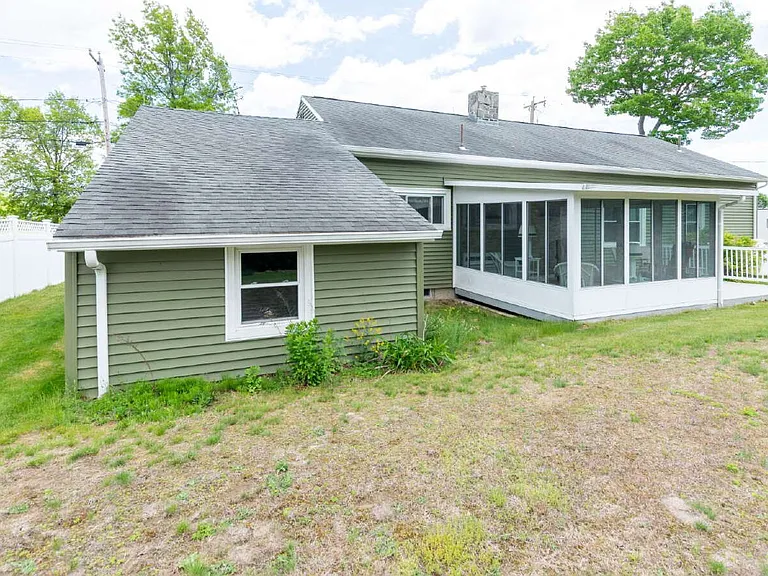 44 Westbrook St — Photo 36