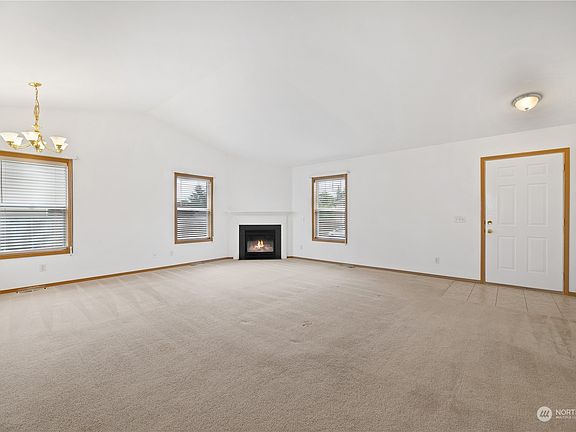 5th image of 11419 32nd Street NE