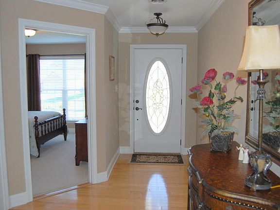 4th image of 10209 Poppy Ln