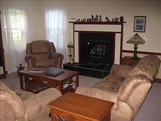 5th image of 3166 Finch Dr