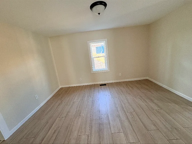 3236 Hovey St — Photo 3